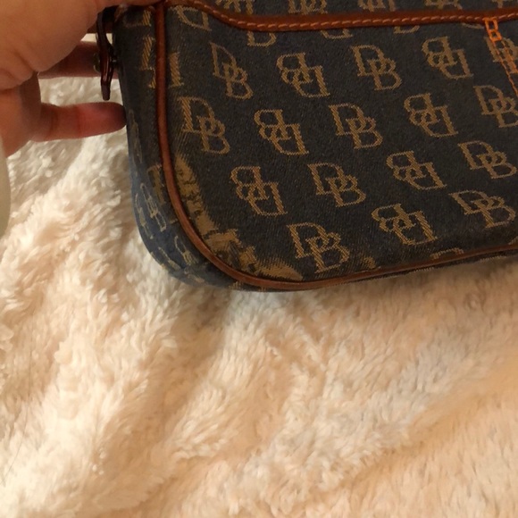 Dooney and Bourke canvas/leather purse - Picture 3 of 7